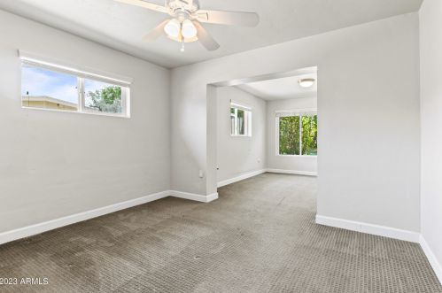 7035 15th St, Phoenix AZ  85020-5414 exterior