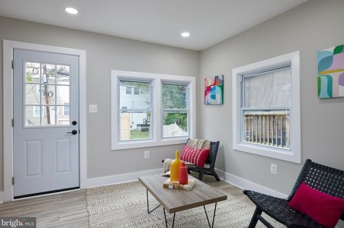 1211 Orren St, Washington, DC 20002-3907