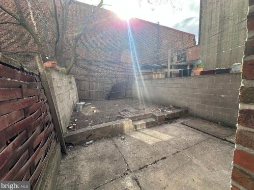 1633 9th St, Philadelphia PA  19122-0028 exterior