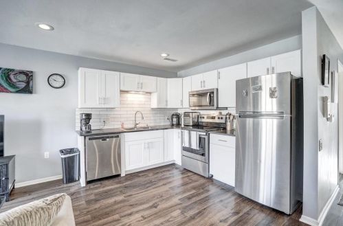 627 Dayton St, Madison WI  53703-2335 exterior