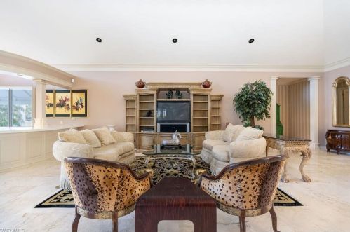 925 Spyglass Ln, Naples FL 34102-7735 exterior