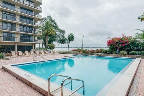 2413 Bayshore Blvd, Tampa FL  33629-7333 exterior