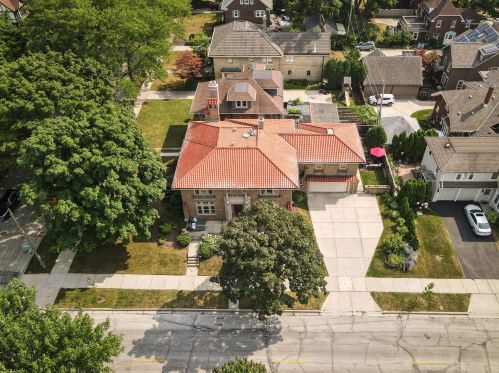 2723 Edgewood Ave, Milwaukee WI  53211-2913 exterior