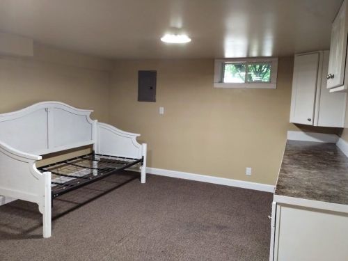 2476 Glenside Blvd, Meskegon MI 49441-3271 exterior