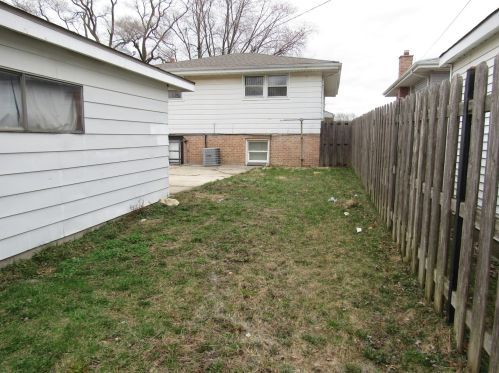 15022 Champlain Ave, Dolton IL 60419-2106 exterior