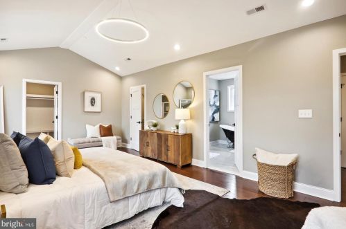 900 Prospect St, Silver Spring MD  20912-6875 exterior