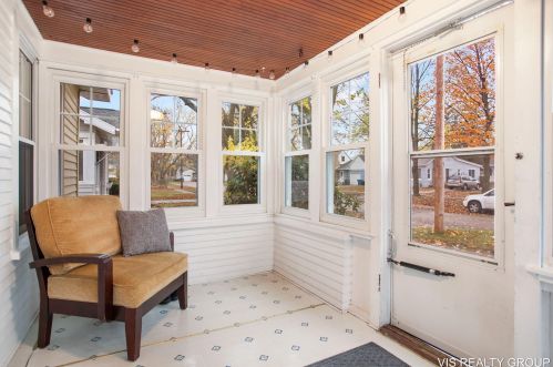 2256 Blodgett St, Meskegon MI  49441-1516 exterior