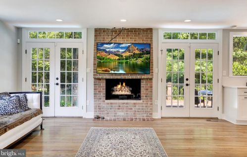 1326 Kirby Rd, Mc Lean VA  22101-2409 exterior