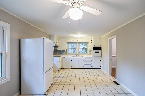 1708 Belle Isle Cir, Atlanta GA  30329-2528 exterior