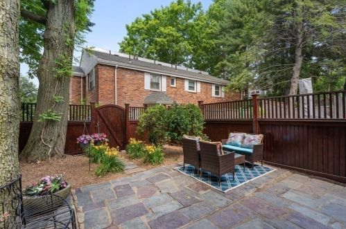 3 Kent Sq, Brookline MA 02446-6937 exterior