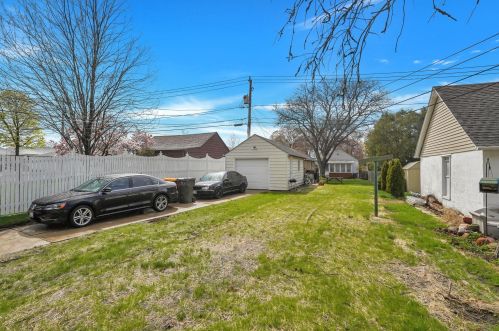 1969 96, Milwaukee WI 53227-1422 exterior