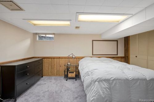 405 Rockwell St, Fenton MI 48430-2341 exterior