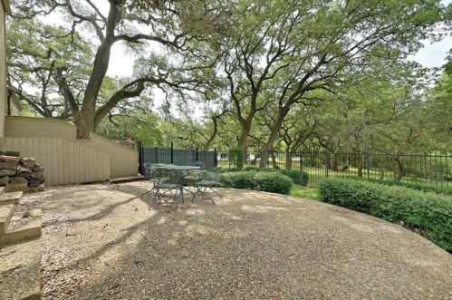 6303 5 Acre Wood St, Austin TX 78746-7125 exterior