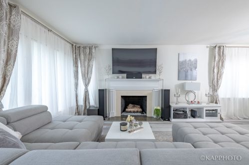 6067 Caldwell Ave, Chicago IL  60646-4835 exterior