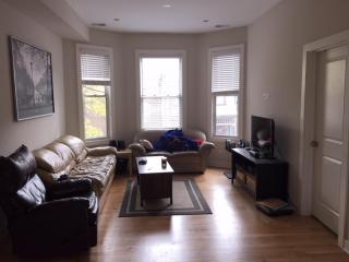 2778 Kenmore Ave, Chicago IL  60614-1306 exterior