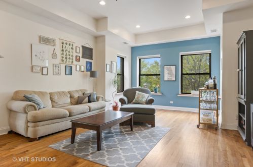 4601 Monticello Ave, Chicago, IL 60625-5805