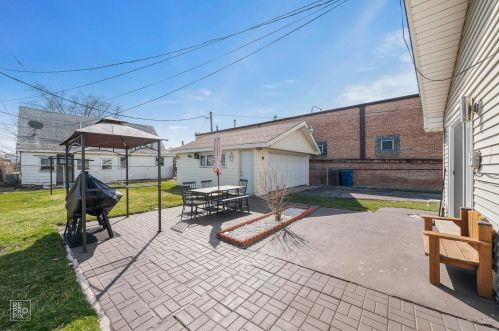 7153 72 St, Chicago IL 60629-3505 exterior