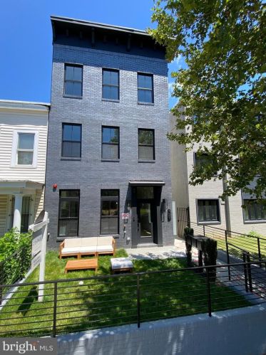 721 Kenyon St, Washington DC  20010-1521 exterior