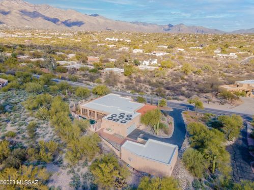 4931 Pontatoc Rd, Tucson, AZ 85718-6108