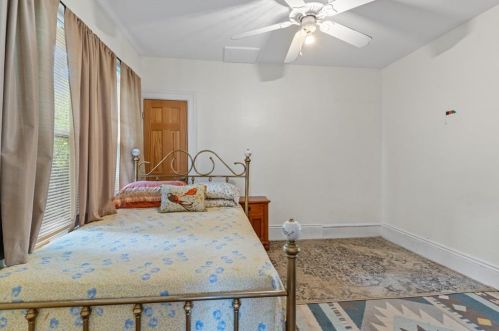 246 Smith St, Providence RI 02911-3307 exterior