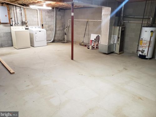 628 Fulton St, Hanover PA  17331-2724 exterior