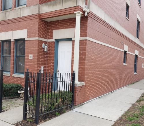 1359 Fillmore St, Chicago, IL 60607-4806
