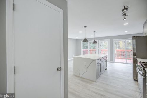 4115 Duvawn St, Alexandria VA 22310-2023 exterior