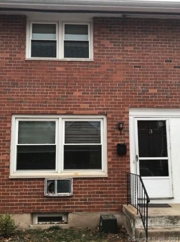 476 Woodbridge St, Manchester, CT 06042-3668
