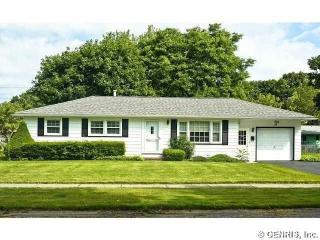 27 Moroa Dr, Rochester NY  14622-3129 exterior