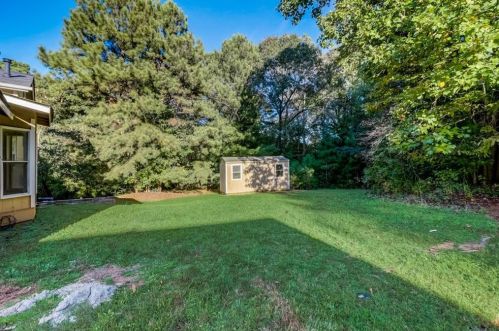 5370 Frst Downs Cir, Atlanta GA 30349-2485 exterior