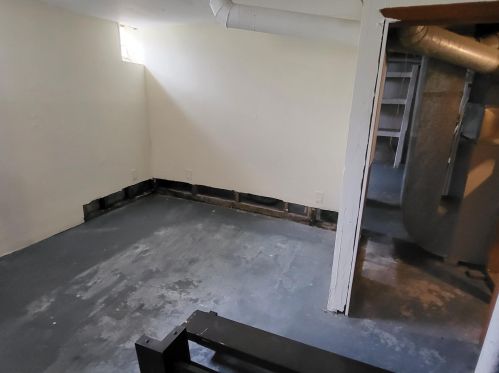 5877 67, Milwaukee WI 53218-1956 exterior