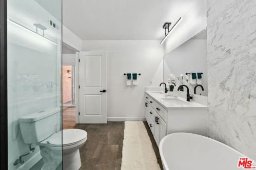 1837 Las Lanas Ln, Fullerton CA  92833-1814 exterior