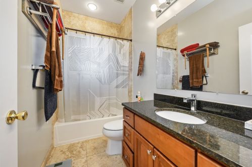 1427 17th St, Chicago IL 60608-2010 exterior