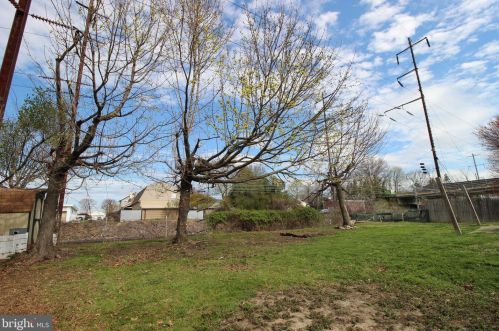 80 Ridgeway Ave, Manor PA 19036-1924 exterior