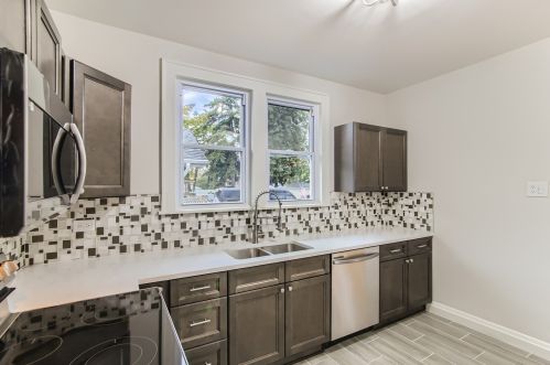 2108 1st Ave, Broadview IL 60153-3304 exterior