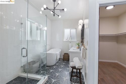 2325 8 St, Berkeley CA 94710-2311 exterior