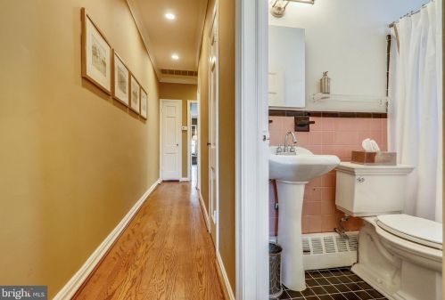 135 D St, Washington DC 20003-1809 exterior