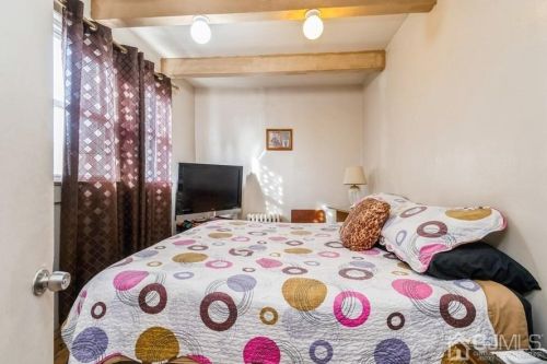 1696 Winfield St, Rahway NJ 07065-3539 exterior