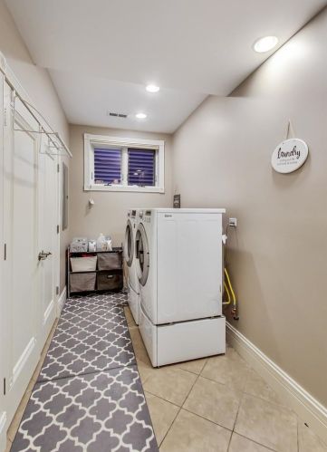 1542 Oakdale Ave, Chicago IL 60657-4024 exterior