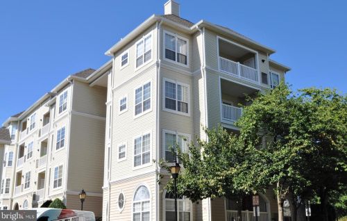 4560 Strutfield Ln, Alexandria VA 22311-4964 exterior