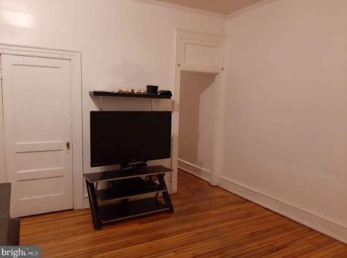 114 49 St, Philadelphia PA 19143-4411 exterior