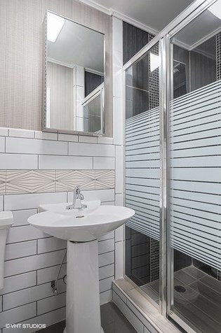 6540 Washtenaw Ave, Chicago IL 60645-5341 exterior