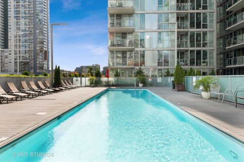 659 Randolph St, Chicago IL  60661-2115 exterior