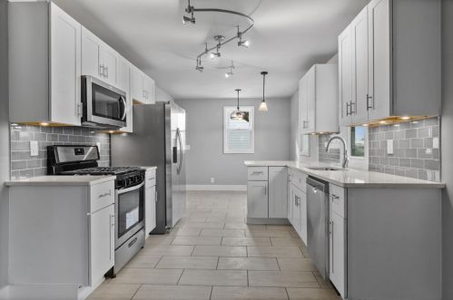 6169 Cleveland St, Gary IN 46404-2720 exterior