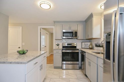 322 Glen St, New Britain CT  06051-3406 exterior