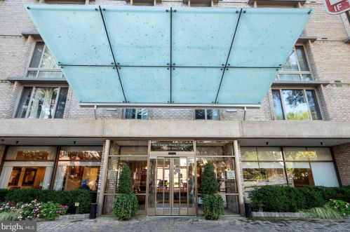 940 25th St, Washington, DC 20037-2100