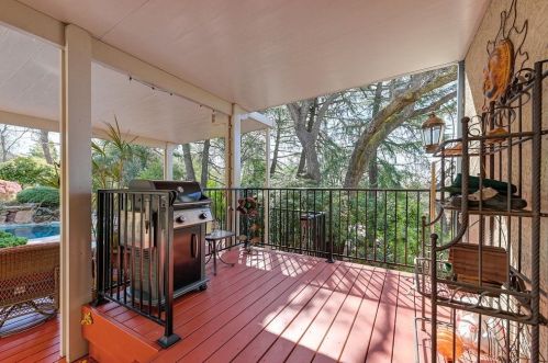 9811 Blue Lk Dr, Folsom CA 95630-1909 exterior