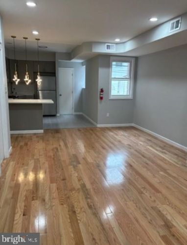 5937 Leithgow St, Philadelphia PA 19123-2127 exterior