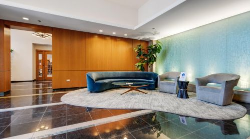 420 Waterside Dr, Chicago IL  60601-4700 exterior