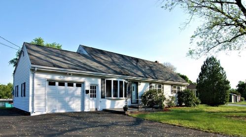 15 Heron Rd, Enfield, CT 06082-4002